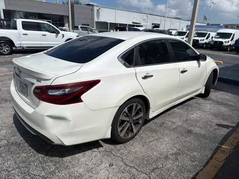 Used 2017 Nissan Altima 2.5 SR FWD image 6