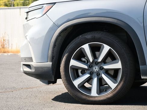 Certified 2025 Honda Pilot Touring image 12