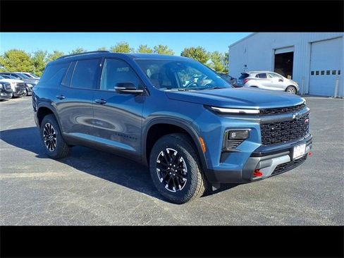 New 2026 Chevrolet Traverse Z71 w/ Enhanced Driving Package image 2