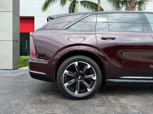 Used 2025 Cadillac Escalade IQ Sport 2 AWD/4WD image 4