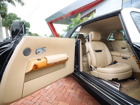 Used 2010 Rolls-Royce Phantom Drophead Coupe image 48