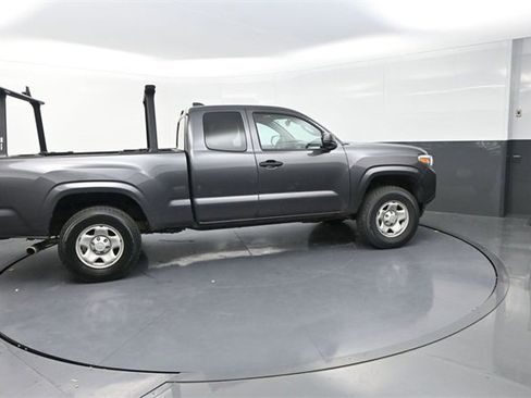 Used 2022 Toyota Tacoma SR image 8