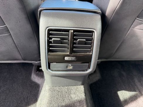 Used 2018 Volkswagen Passat 2.0T SE w/ SE Lighting Package image 27