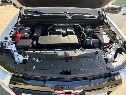Used 2023 Chevrolet Colorado ZR2 w/ ZR2 Convenience Package III AWD/4WD image 29