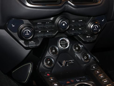 Used 2023 Aston Martin V12 Vantage RWD image 94