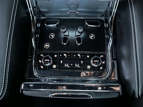 Used 2014 Bentley Mulsanne image 35