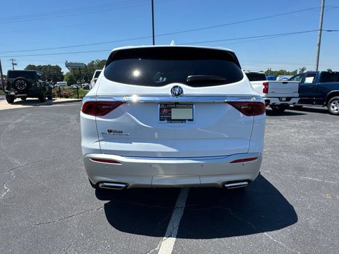 Used 2024 Buick Enclave Essence FWD image 7