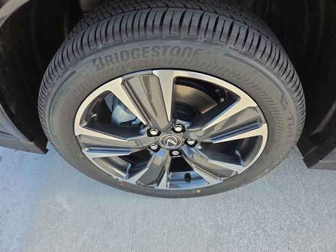 New 2026 Lexus UX 300h FWD image 10