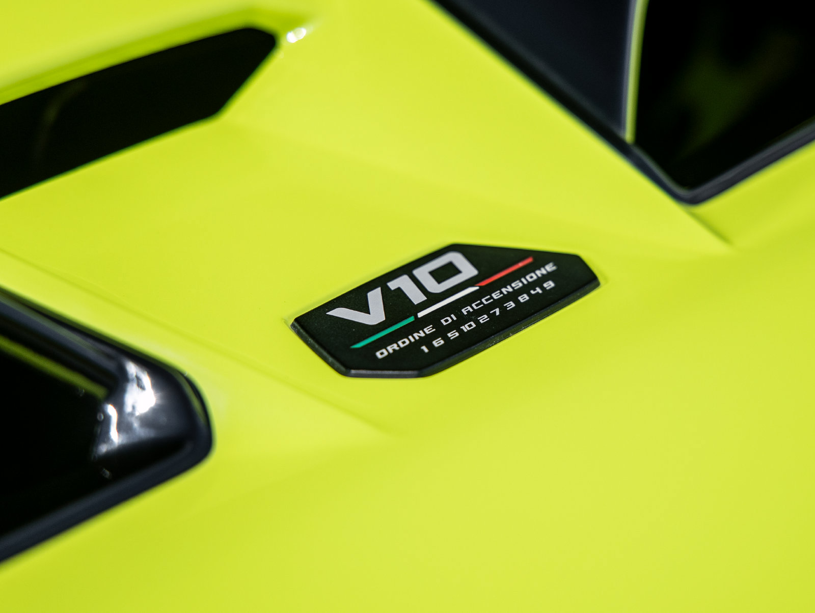 Used 2024 Lamborghini Huracan Tecnica RWD image 15