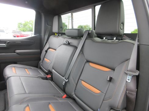 Used 2023 GMC Sierra 1500 AT4 w/ AT4 Premium Package AWD/4WD image 23