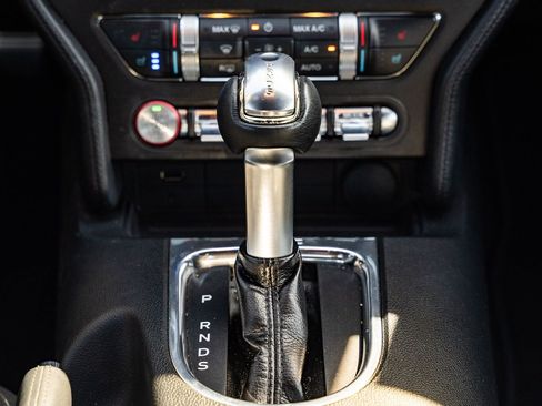 Used 2018 Ford Mustang GT Premium w/ GT Performance Package RWD image 33