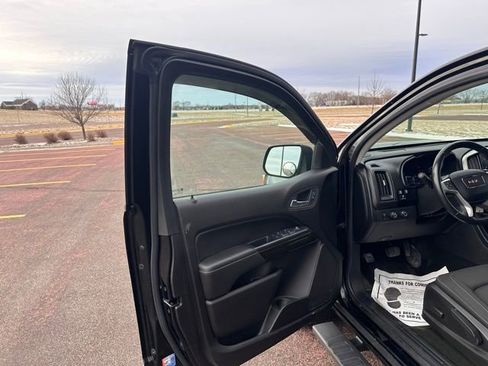 Used 2017 GMC Canyon SLE image 10