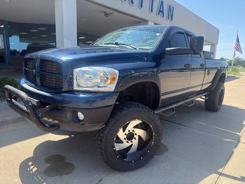Used 2008 Dodge Ram 2500 Truck SLT w/ Trailer Tow Group AWD/4WD image 2