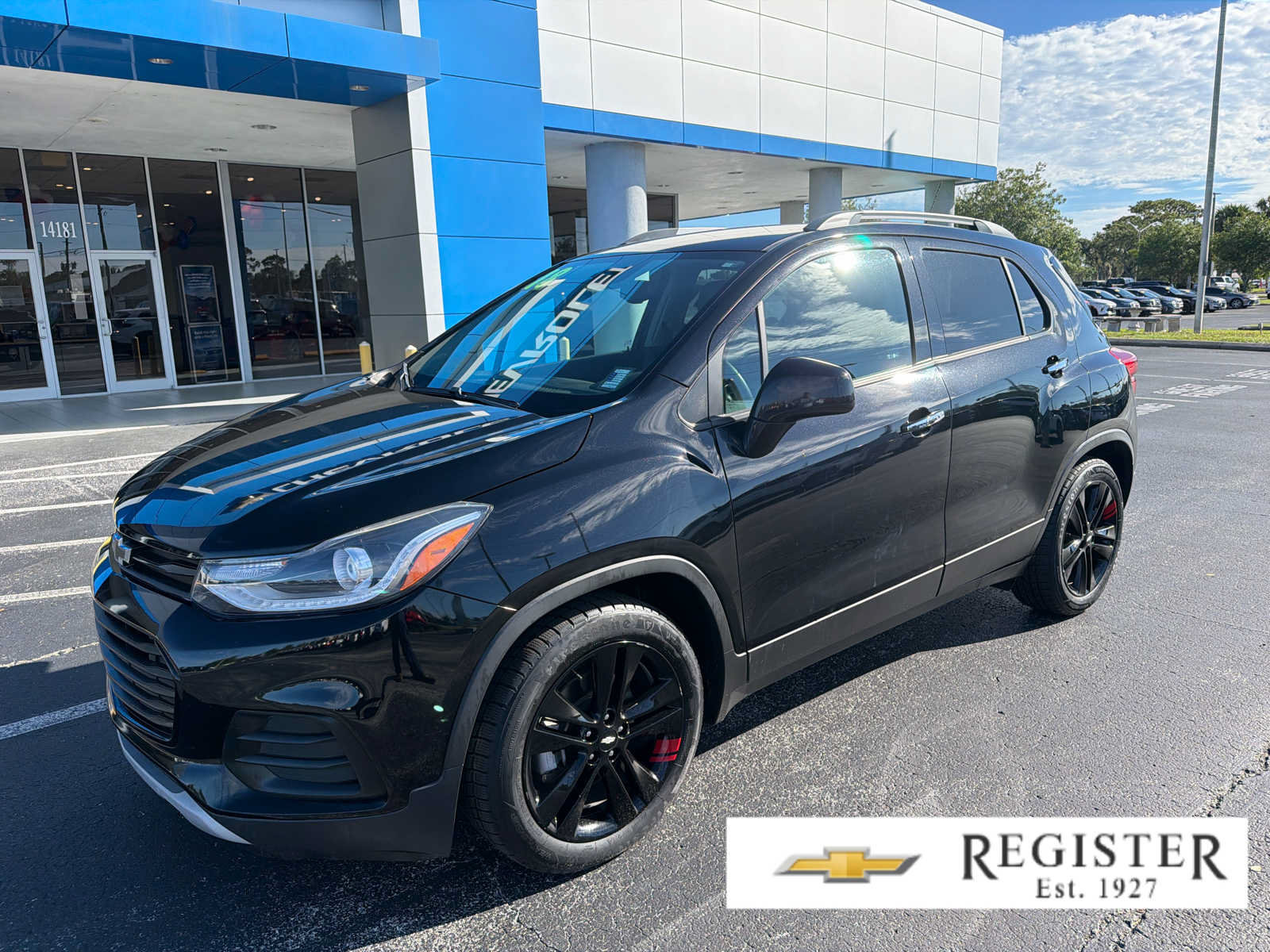 Used 2018 Chevrolet Trax LT w/ Redline Edition FWD image 1