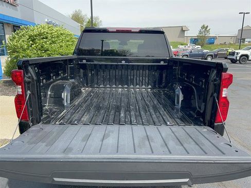 Used 2023 Chevrolet Silverado 1500 LT AWD/4WD image 7