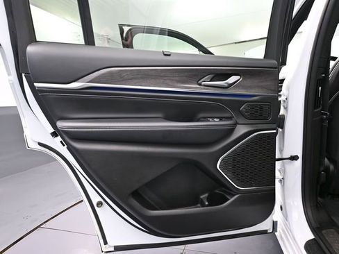 Used 2023 Jeep Grand Cherokee L Overland w/ Advanced Protech Group III image 42