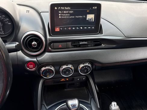 Used 2019 FIAT 124 Spider Abarth w/ Convenience Group RWD image 19