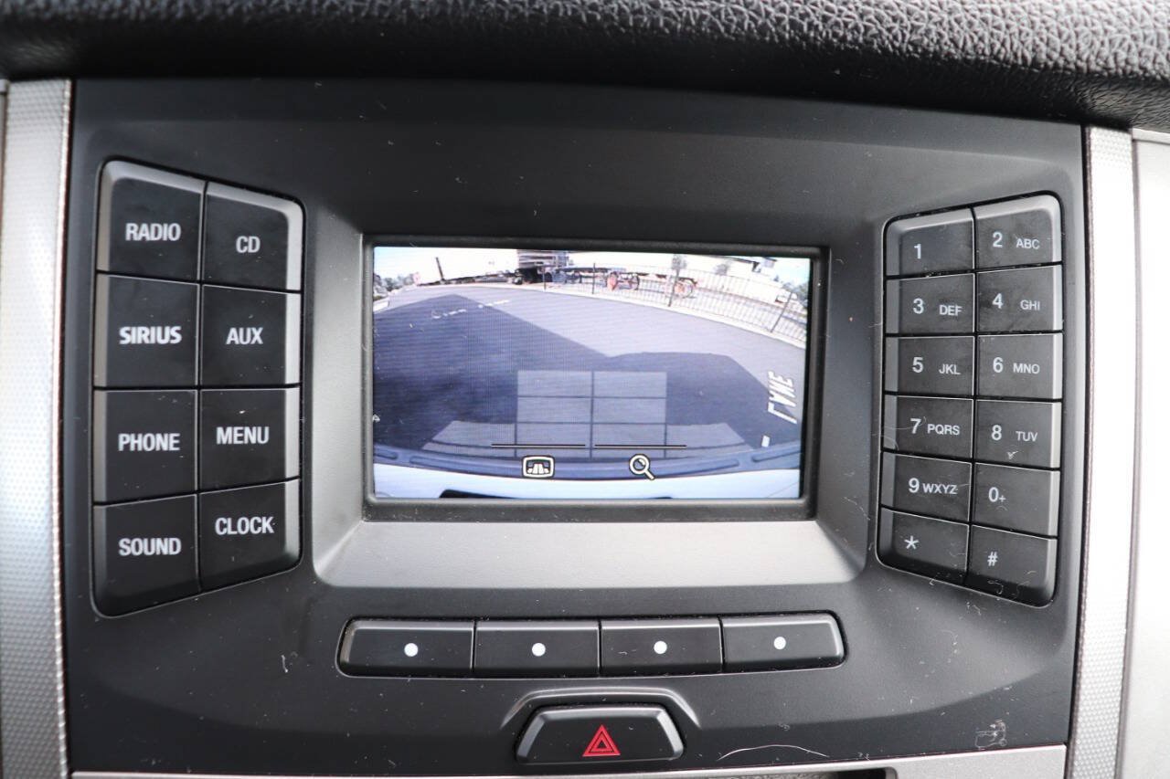 Used 2015 Ford Expedition XLT AWD/4WD image 25