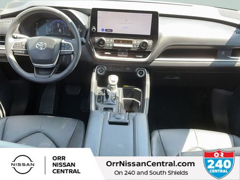Used 2026 Toyota Grand Highlander AWD image 17