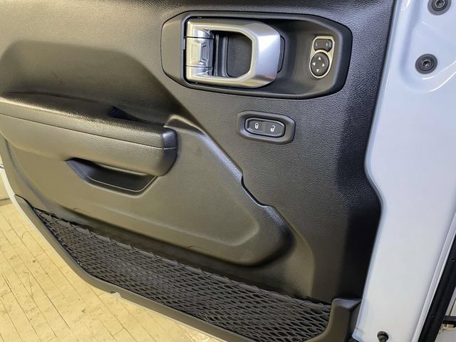 Used 2022 Jeep Wrangler Unlimited Sport AWD/4WD image 33