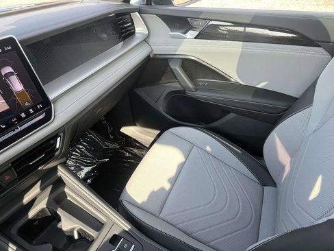 New 2026 Volkswagen Tiguan SE R-Line AWD/4WD image 25