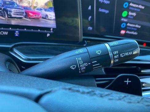 Used 2022 Cadillac Escalade Premium Luxury image 52