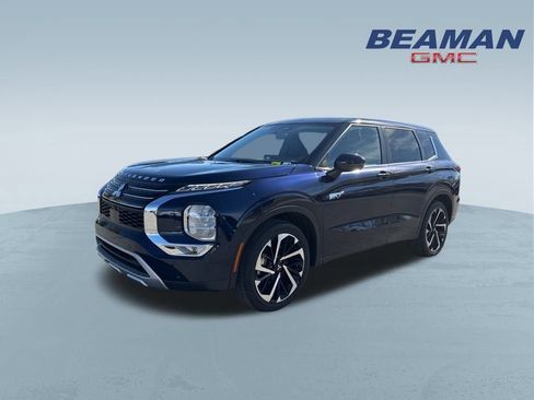 Used 2023 Mitsubishi Outlander SE image 3