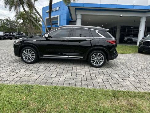 Used 2023 INFINITI QX50 Luxe w/ Accent Package FWD image 21