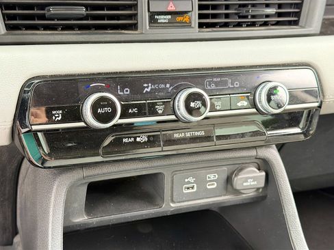 Used 2023 Honda Pilot LX image 14