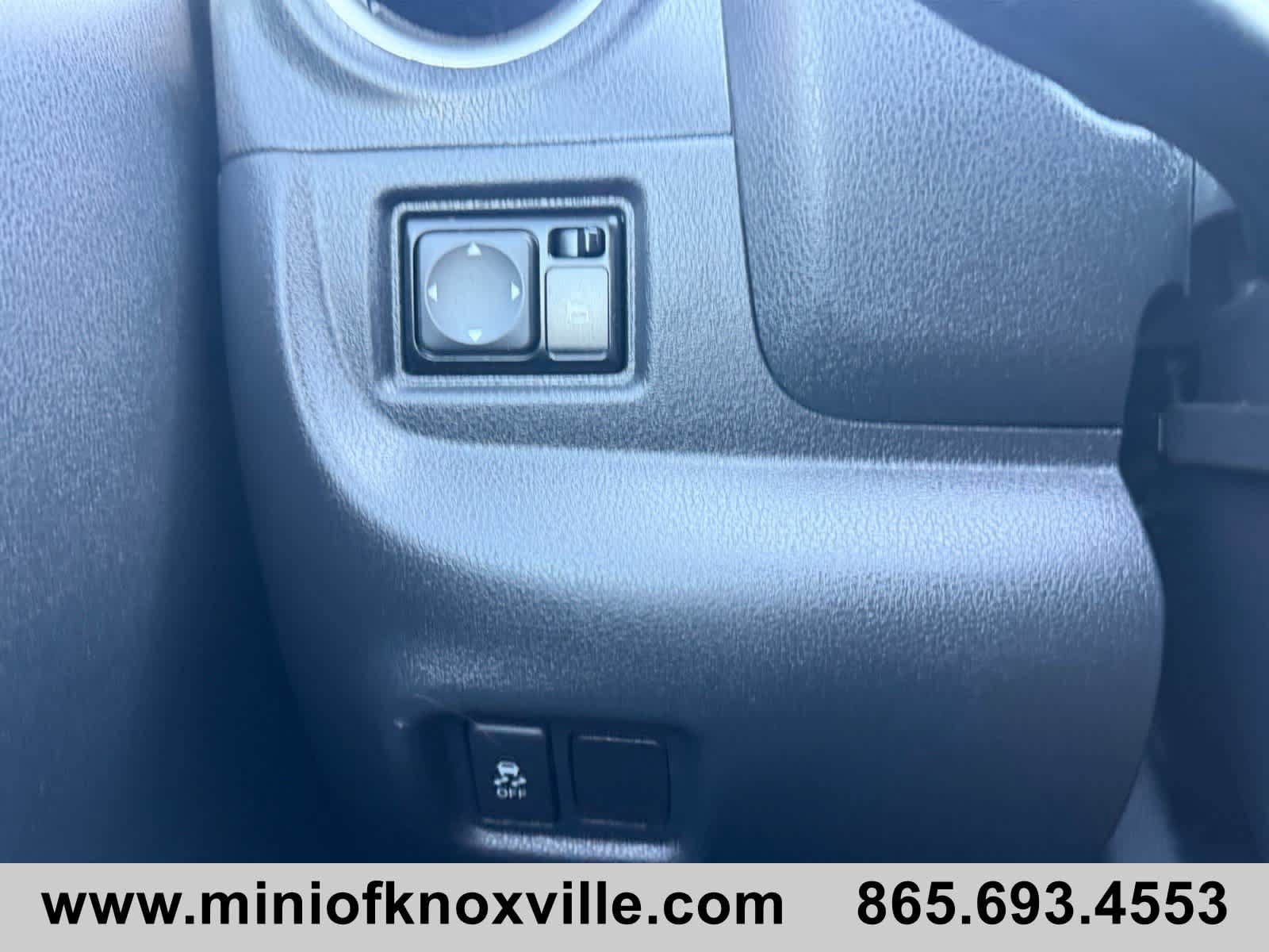 Used 2014 Nissan Versa Note SV FWD image 21
