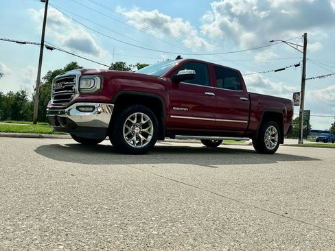 Used 2018 GMC Sierra 1500 SLT w/ SLT Premium Package AWD/4WD image 30