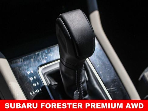 Used 2025 Subaru Forester Premium AWD/4WD image 22