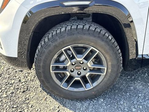 New 2026 GMC Terrain AT4 w/ LPO, Floor Liner Package AWD/4WD image 34