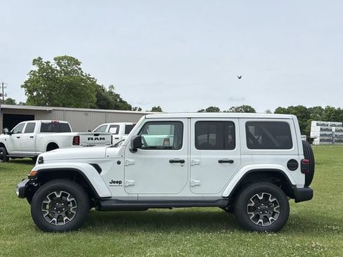 New 2026 Jeep Wrangler Unlimited Sahara w/ Safety Group AWD/4WD image 14