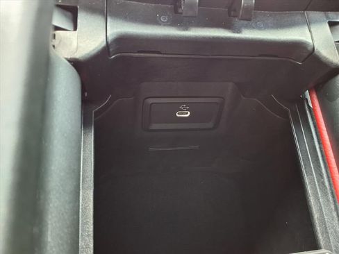 Used 2025 Mercedes-Benz GLC 43 AMG 4MATIC image 23