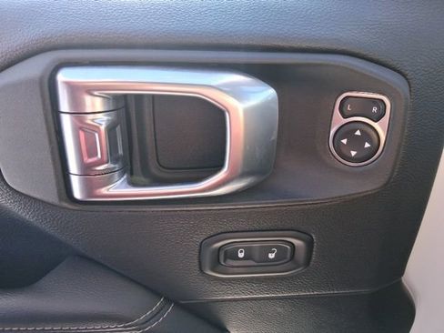 Used 2023 Jeep Wrangler Sahara image 16