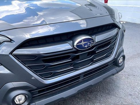 Used 2025 Subaru Outback Premium AWD/4WD image 31