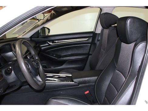Used 2020 Honda Accord EX image 10