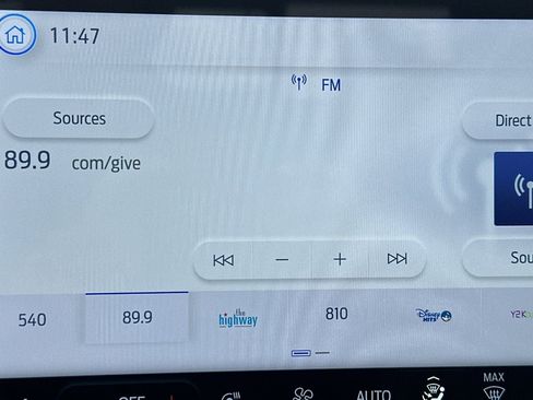 New 2025 Ford Maverick Lariat w/ 4K Tow Package image 18