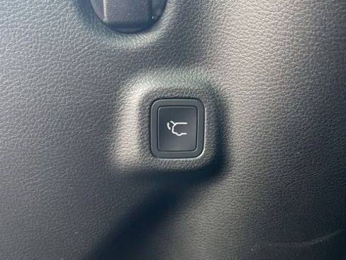 Used 2025 Jeep Compass Latitude w/ Convenience Group image 21