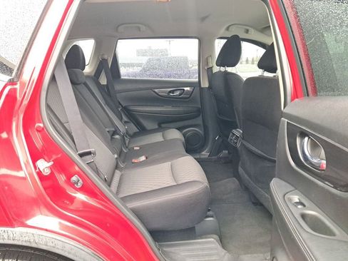 Used 2017 Nissan Rogue SV w/ SV Premium Package image 15