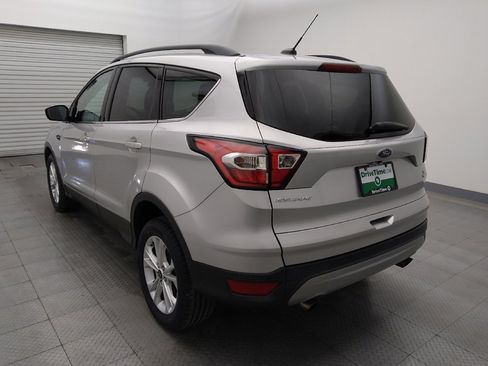 Used 2017 Ford Escape SE w/ Equipment Group 201A image 5
