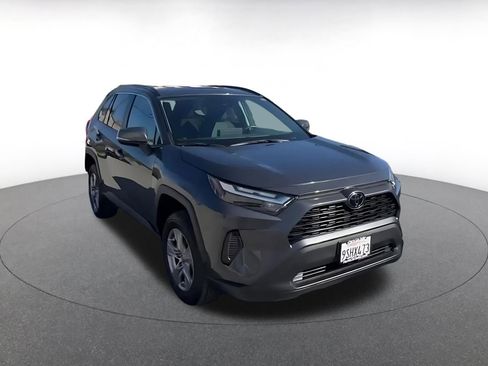 Used 2025 Toyota RAV4 XLE image 3