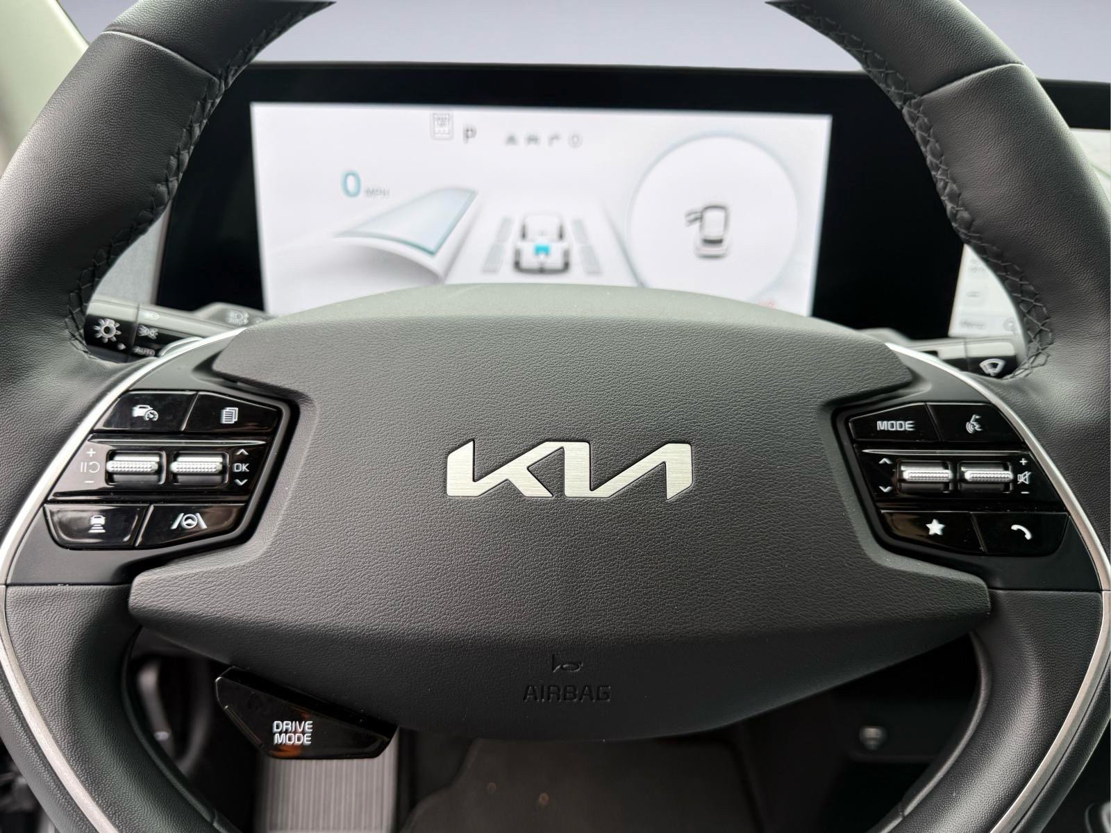 Used 2024 Kia EV6 Light AWD/4WD image 30