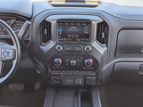 Used 2021 GMC Sierra 2500 Denali w/ Denali Ultimate Package image 17