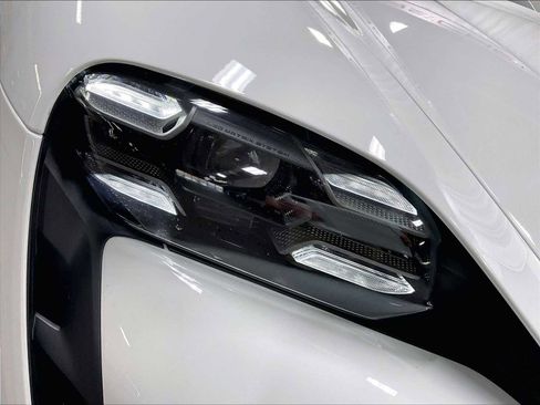 Used 2020 Porsche Taycan Turbo S image 13