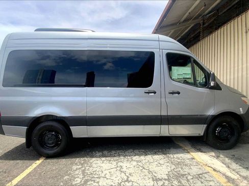 Used 2025 Mercedes-Benz Sprinter 2500 image 8