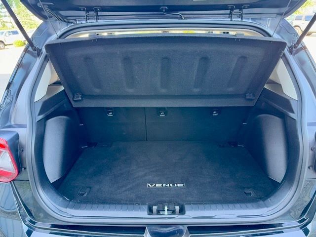 Used 2024 Hyundai Venue SEL FWD image 6