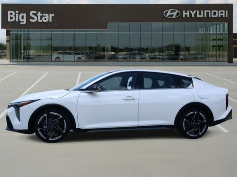 Used 2025 Kia K4 GT-Line w/ GT-Line Premium Package FWD image 2