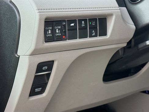 Used 2019 Honda Odyssey EX-L image 12